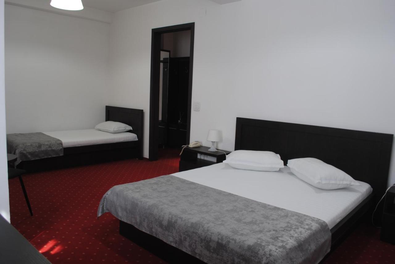 Hotel Corona Drobeta Turnu Severin Luaran gambar