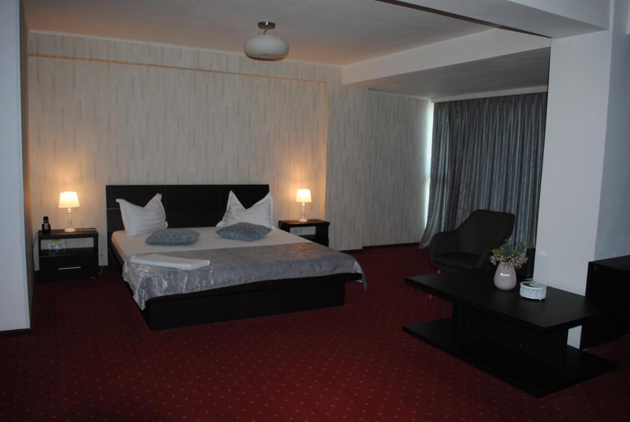 Hotel Corona Drobeta Turnu Severin Luaran gambar