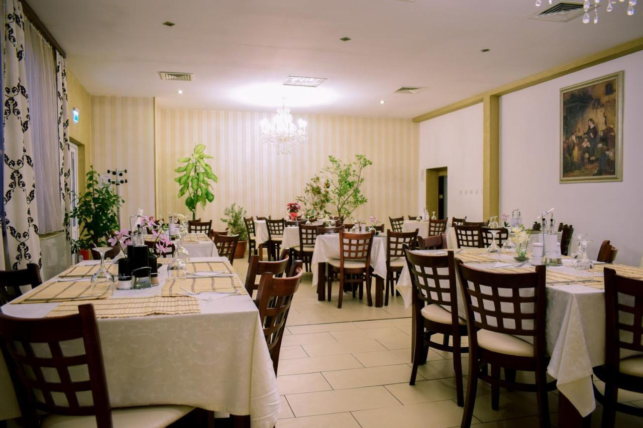 Hotel Corona Drobeta Turnu Severin Luaran gambar